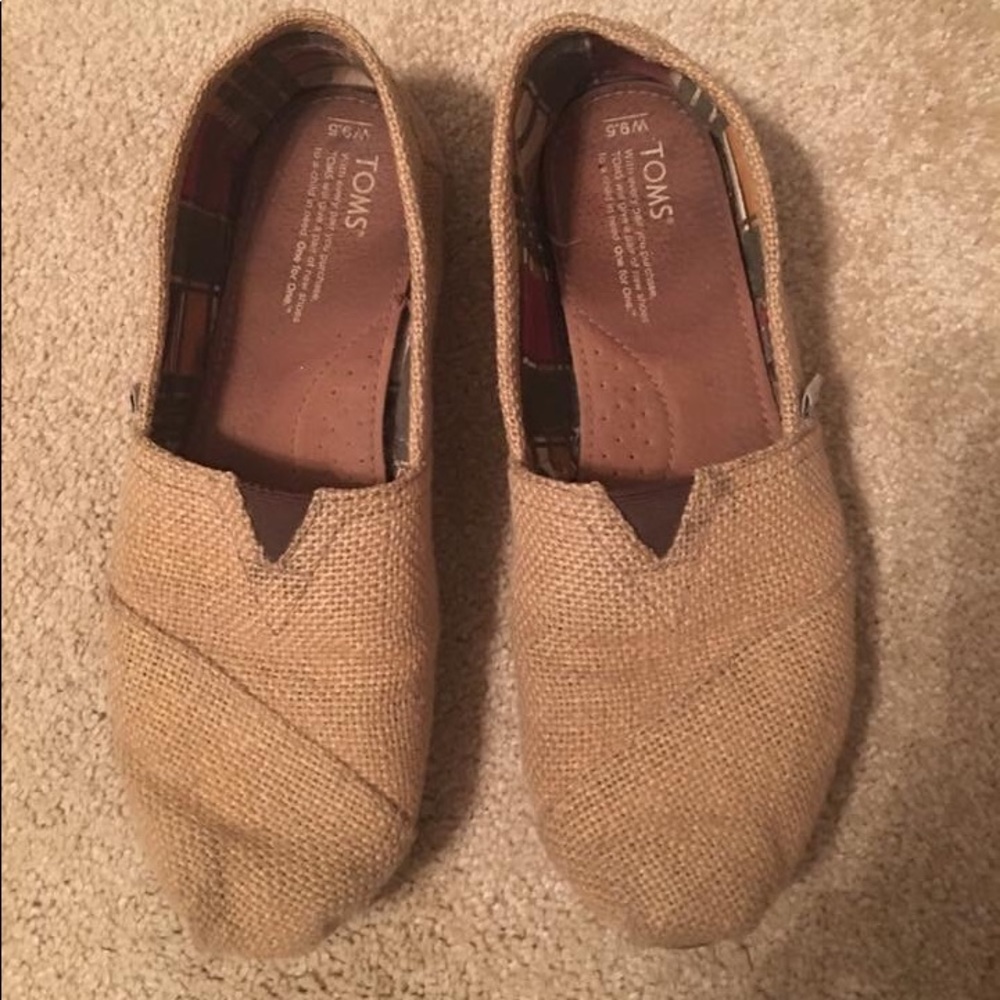 Toms